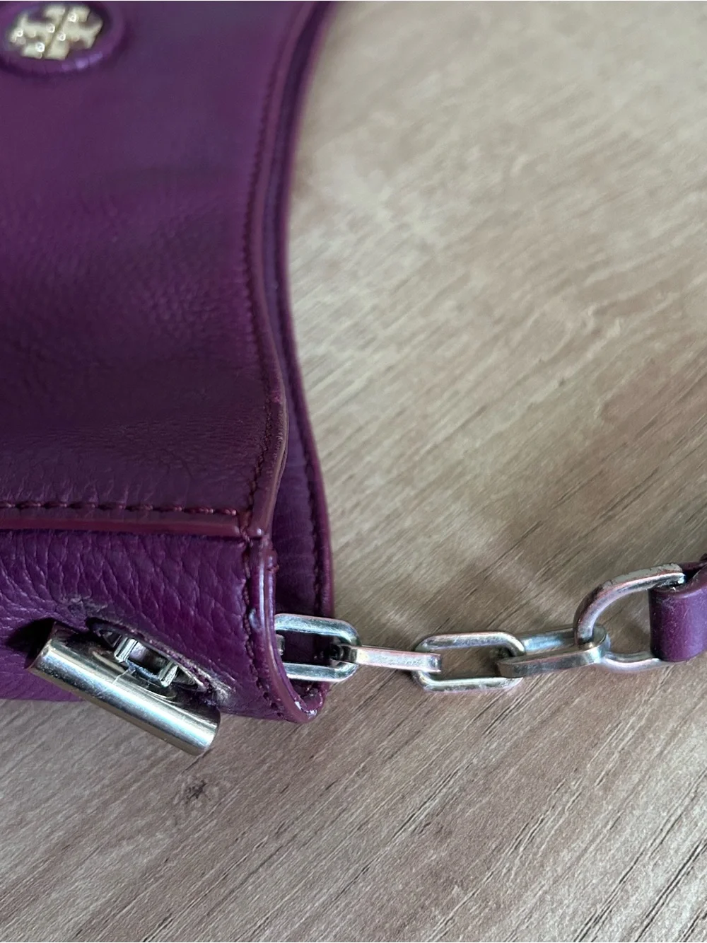 Tory Burch Hobo Shoulder Handbag Gold Detail burgundy